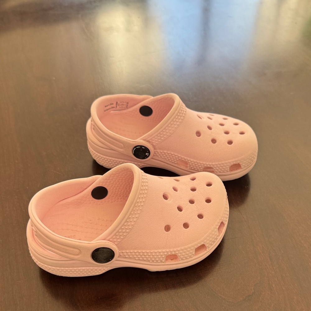 CROCS Classic Toddler Clogs - Blush Pink - Picture 6 of 10